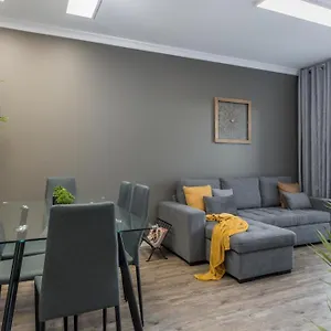 https://feels-like-home-funchal-nature-flat-with-balcony.madeira-islandshotels.com