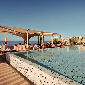 https://next-hotel.madeira-islandshotels.com